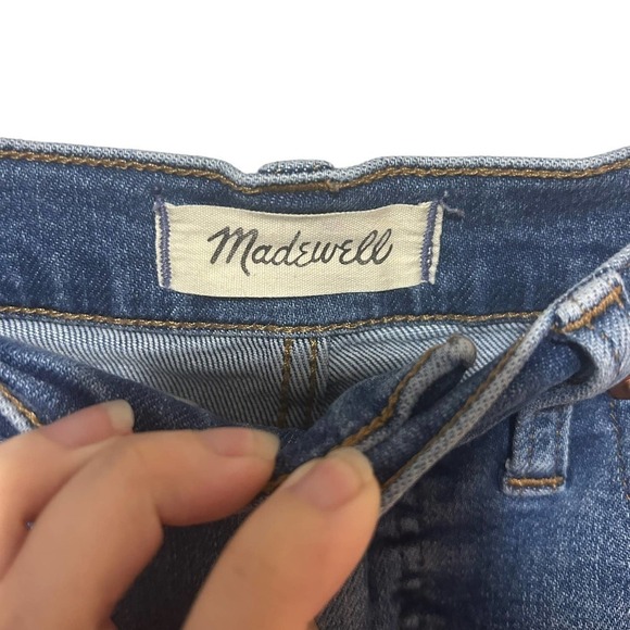 Madewell High Rise Denim Shorts in Quintell - Picture 4 of 10